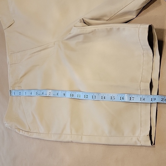 Lands' End Size 14P Khaki Shorts, 9" Inseam, Excellent Condition - Picture 5 of 11